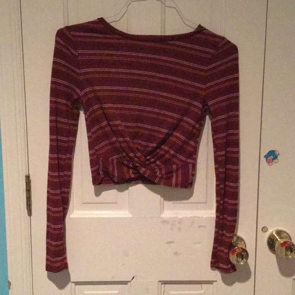 Long sleeve tie crop top